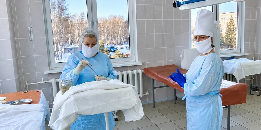 Омские врачи спасли девушку с тяжёлым поражением кожи